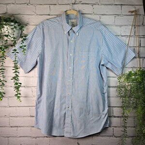 L.L. BEAN MENS SHORT SLEEVE BUTTON DOWN BLUE AND WHITE STRIPES SIZE MED